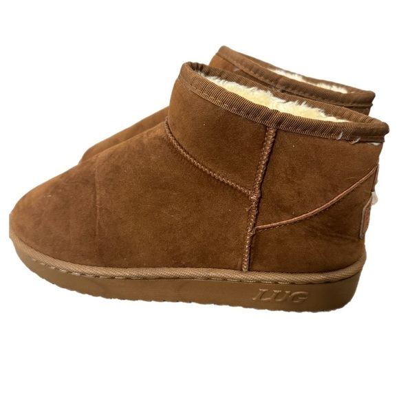 Lug Brown Winter Boots with Fuzzy Lining - Picture 4 of 5